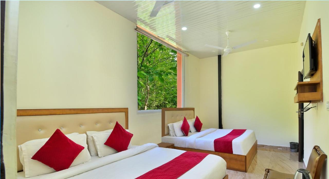 Hotel Bliss Valley Dharamshala - Beautiful View Of Mountains From Rooms ภายนอก รูปภาพ